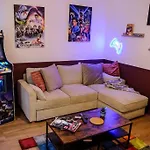 Nostalgie 90- Emplacement Ideal- Parking Gratuit Apartament