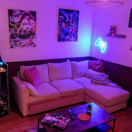 Apartment Nostalgie 90- Emplacement Ideal- Parking Gratuit *