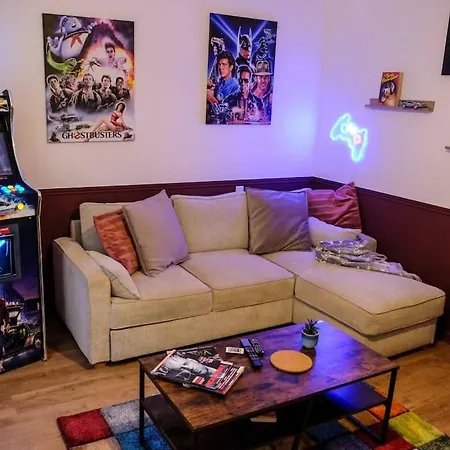 Nostalgie 90- Emplacement Ideal- Parking Gratuit Apartman