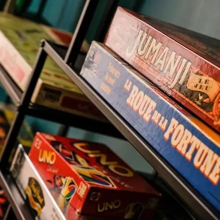 Nostalgie 90- Emplacement Ideal- Parking Gratuit Апартаменты