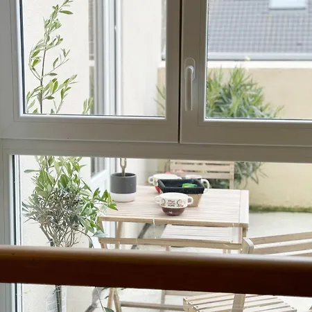 Nostalgie 90- Emplacement Ideal- Parking Gratuit Apartment