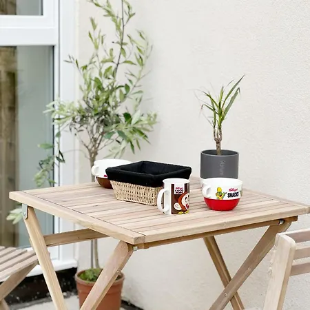 Nostalgie 90- Emplacement Ideal- Parking Gratuit Apartment *