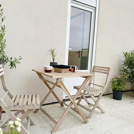 Nostalgie 90- Emplacement Ideal- Parking Gratuit Apartment *