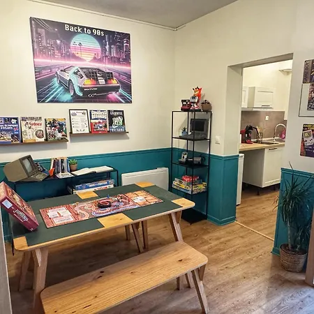 Nostalgie 90- Emplacement Ideal- Parking Gratuit Apartman *